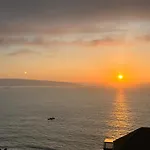Departamento En Renaca Con Hermosa Vista Al Mar